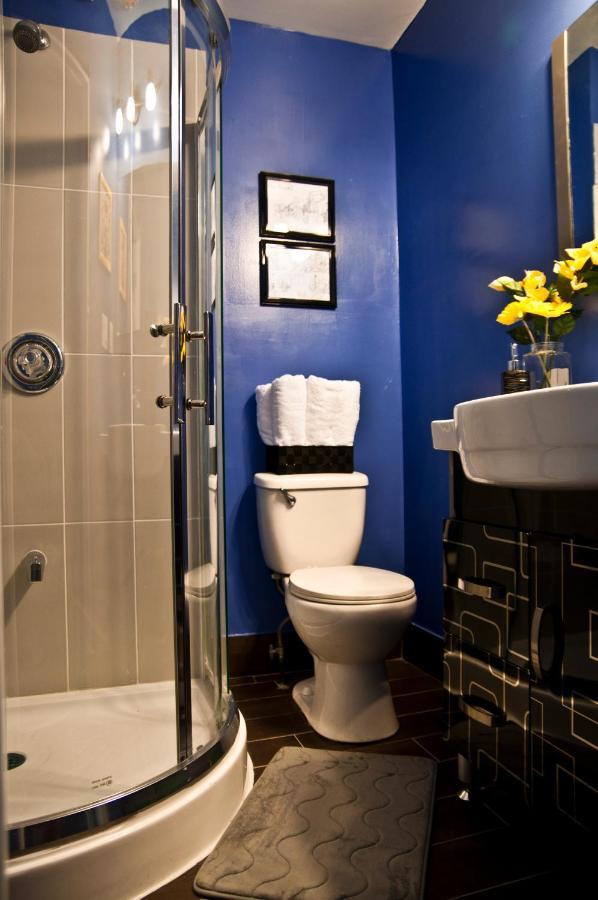 Colour Cube Guest House Toronto Downtown East Экстерьер фото