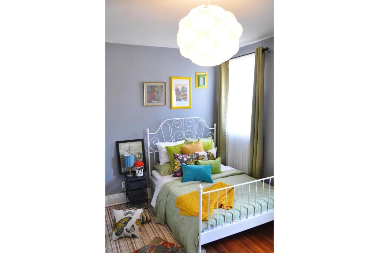 Colour Cube Guest House Toronto Downtown East Экстерьер фото
